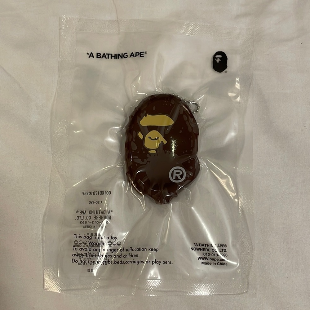 Authentic Bape A Bathing Ape coin pouch keychain - Picture 3 of 5